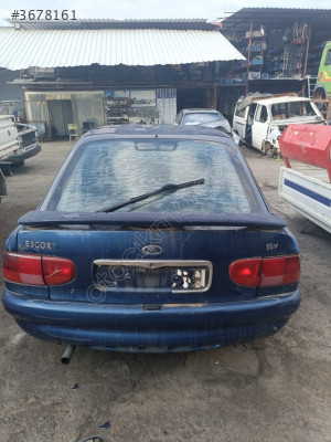 Ford escort hacbak bagaj kapağı