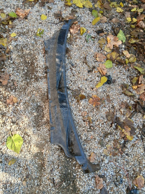 Fiat doblo ön cam ızgarası