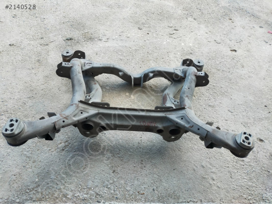 AUDİ Q7 ALT TABLA ÇERÇEVE ARKA 7L0599303B 7L0500041