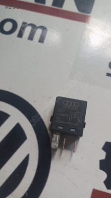 4H0951253C Seat Leon 2015 646 nolu 5 fiş mini röle