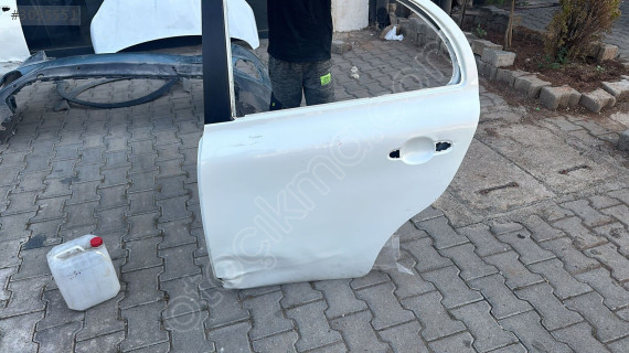 Nissan micra sol arka kapı