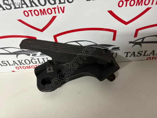 VOLKSWAGEN GOLF 5 CADDY TOURANGAZ PEDALI