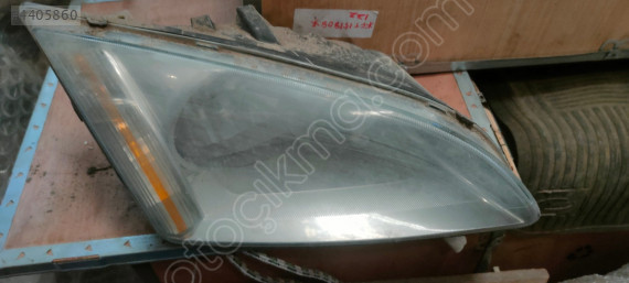 Ford Focus sağ ön far