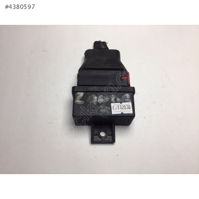 Peugeot Citroen Yakıt Konrtol Rölesi 240107