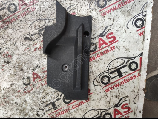 VOLKSWAGEN GOLF 7.5 İÇ KAPLAMA PLASTİĞİ 5G6858831-5G6858832