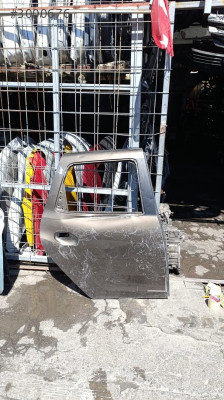 DACİA DUSTER SAĞ ARKA KAPI ORJİNAL ÇIKMA