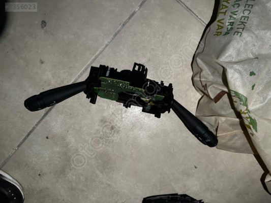 PEJO 3008 SİNYAL KOLU