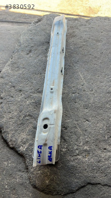 Fiat Linea arka tampon demiri