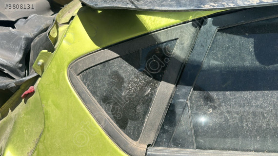 2010-2015 FORD FİESTA SAĞ ARKA KELEBEK CAMI ORJ ÇIKMA