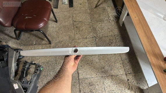 2000-2001 TOYOTA COROLLA BAGAJ ÇITASI ORJ ÇIKMA
