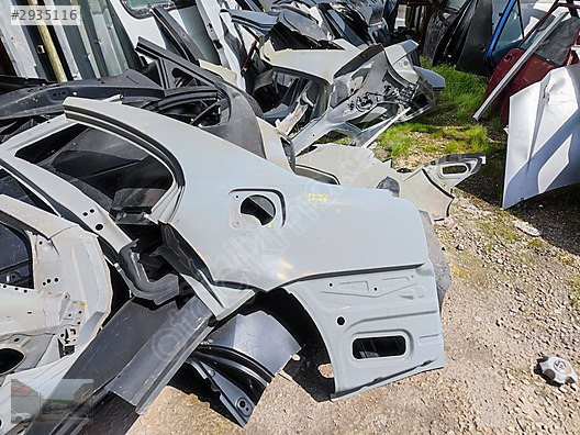 Toyota Avensis arka sol çamurluk 2003-2007 orijinal