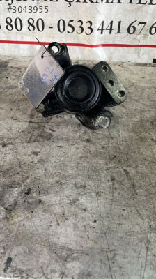 2012-2015 KİA RİO MOTOR ÜST KULAĞI