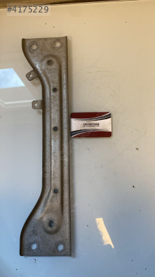 5Q0804421B audi a3 seat leon alt şase bağlantı demiri