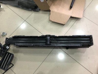 BMW 5 SERİSİ G60 ÖN HAVA KANALI PERDESİ 5A09B57