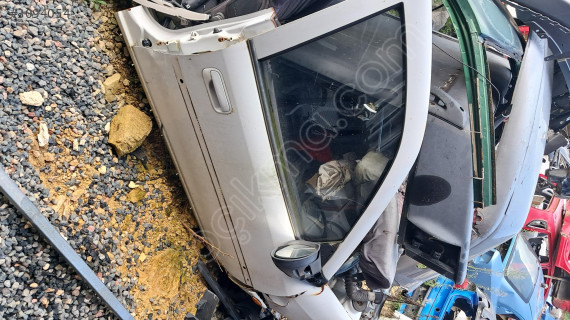 Opel vectra b sag on kapi