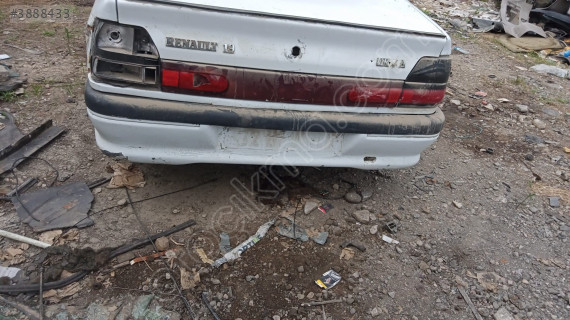 Renault 19 arka tampon beyaz yedek parça