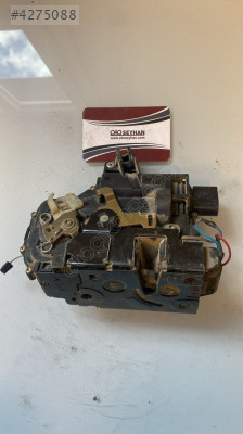 volkswagen jetta 2008 ön sol kapı kilidi