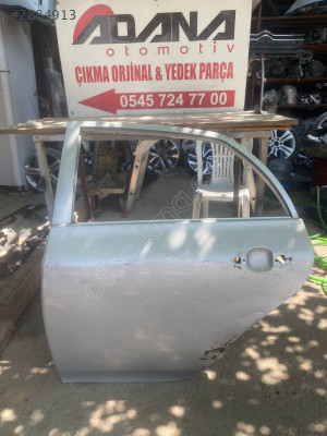 Toyata corolla sol arka kapı