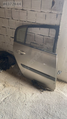 RENAULT MEGANE 2 ÇIKMA ORJİNAL SAĞ ARKA KAPI