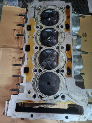 PEJO  308  VTİ   ÇIKMA  SİLİNDİR  KAPAĞI