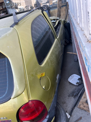Corsa b çamurluk kelebek camı tek kapı