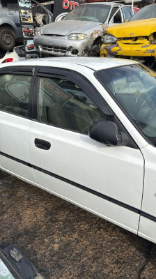 Hyundai accent Admira sağ ön kapı