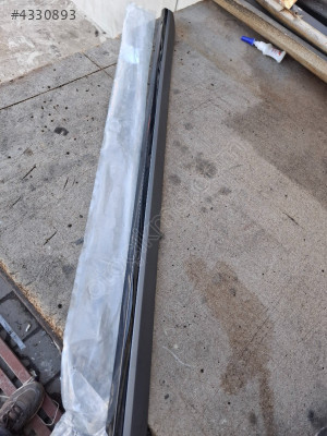 Clio 5 ön kapı bandı sol gri boy 808771713R