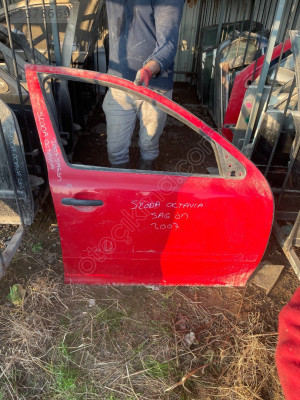 SKODA OCTAVİA SAĞ ÖN KAPI KIRMIZI ORJİNAL ÇIKMA 2007