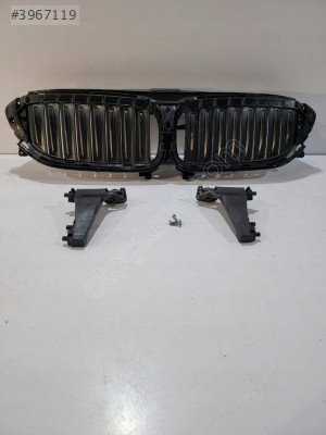 BMW G30 HAVA KANALI MASKE MOTORLU 51747497279