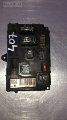 PEJO 407 2006 MODEL BAGAJ SİGORTA KUTUSU