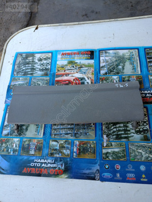 7H0881320A Transporter T5 sol koltuk alt plastiği
