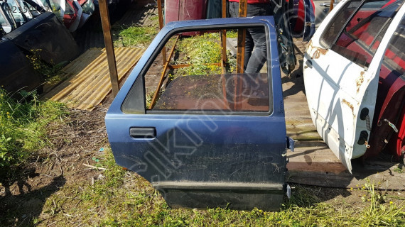 Ford Sierra sağ arka kapı çıkma