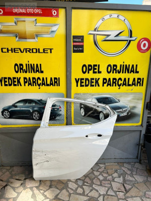 Opel astra k sol arka kapı beyaz