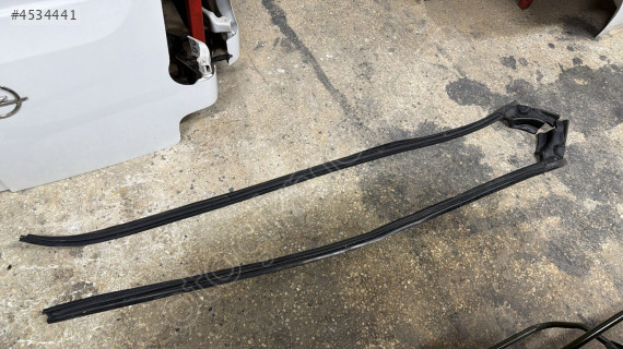 2018-23 MODEL DACIA DUSTER ORJ ÇIKMA KAPI ALTI FİTİLİ