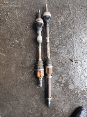 RENAULT CLİO 4 SAĞ SOL AKS