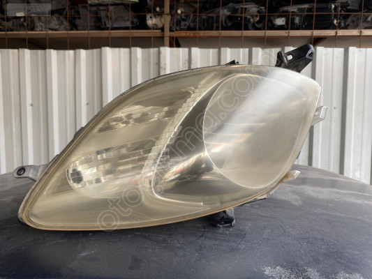 Toyata Yaris 05-09 SAğ Far