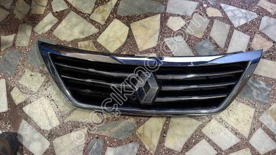 RENAULT LATİTUDE ÇIKMA ORJİNAL ÖN PANJUR 623109306R