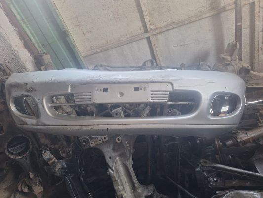Mitsubishi Carisma ön tampon