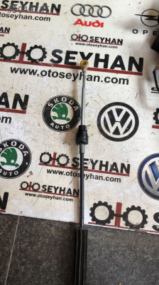 1T0711265B Volkswagen Caddy 2008 manuel vites halatı