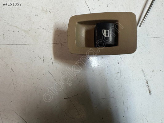 BMW E90 SAĞ ÖN CAM DÜĞMESİ