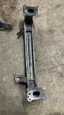 Wolsvagen passat v6 ön tampon demiri