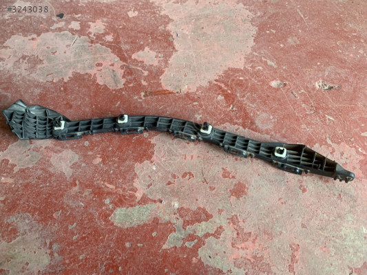 TOYOTA COROLLA ARKA TAMPON BRAKETİ SAĞ 5257502120