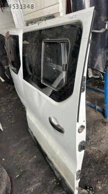 RENAULT TRAFİC SAĞ SÜRGÜ KAPI KONUK OTO