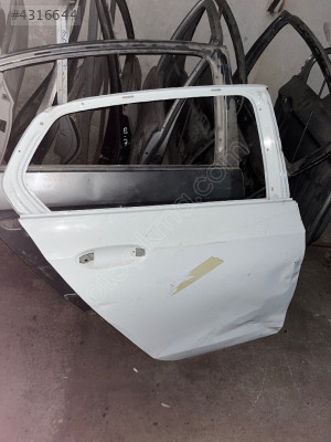 VOLKSWAGEN GOLF 8 SAĞ ARKA KAPI 2019-2024 ÇIKMA ORİJİNAL