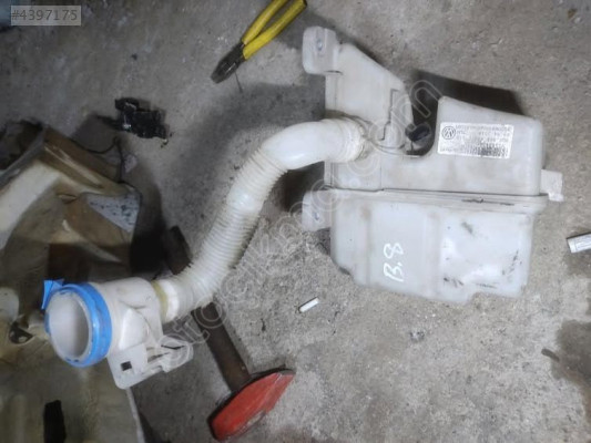 VOLKSWAGEN PASSAT B8 YEDEK SU DEPOSU