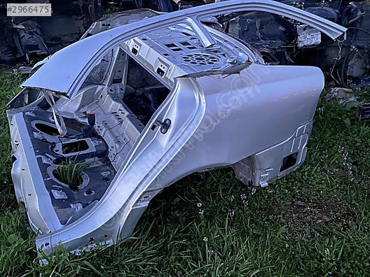 MERCEDES W203 C-SERİSİ ORJİNAL KESME ARKA KOMPLE HATASIZ