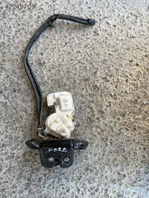 FORD KUGA BAGAJ KİLİDİ 7843102A