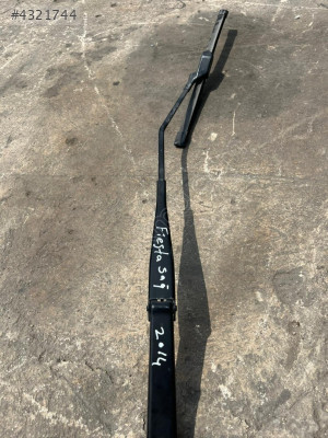 FORD FİESTA SİLECEK KOLU