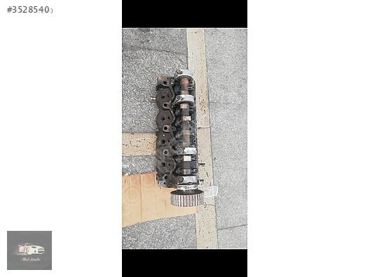 Nissan Nissan Vanette 2000 model silindir kapağı orjinal çıkma