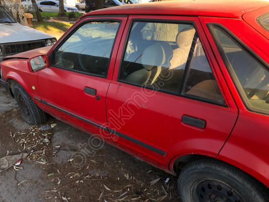 Ford Escort 1985-1990 Çıkma Sol Arka Kapı